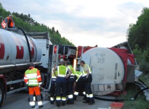 LKW Unfall A10 – Pumparbeiten